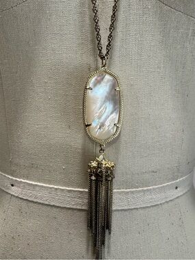 Kendra Scott Iridescent Mother-of-Pearl Pendant Necklace with Gold Tassel